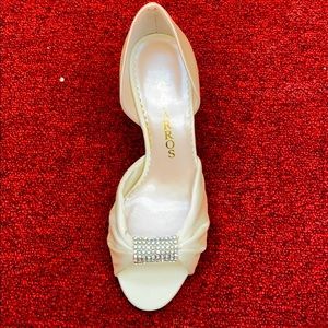 Ladies sateen shoes 2.5 inches heels